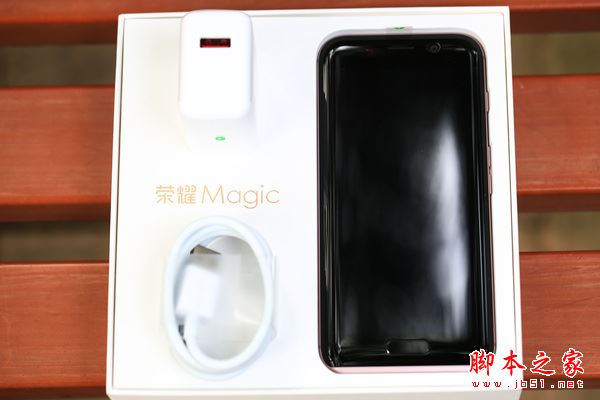 榮耀Magic有幾種顏色？榮耀Magic玄金黑好看嗎？