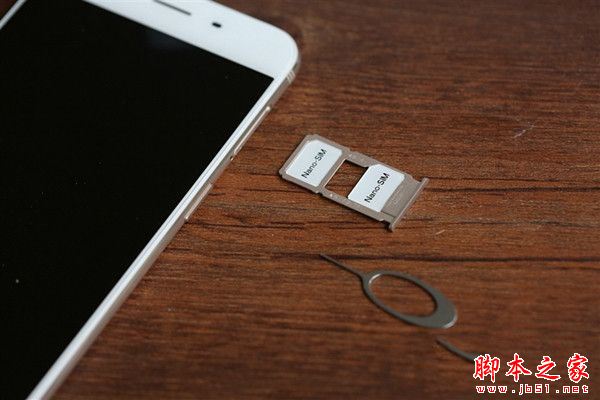 OPPO R9s Plus怎麼插卡？OPPO R9s Plus手機SIM卡安裝方法圖文教程