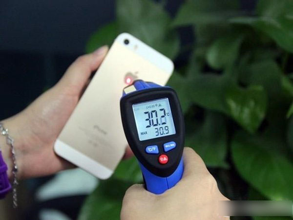 手機溫度多少是正常？如何查看手機溫度