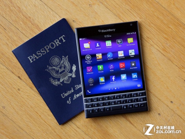 1.5K屏+骁龍800 黑莓Passport全新上市 