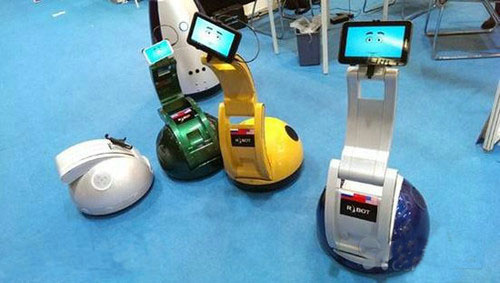 萌系機器人安裝安卓設備 R.BOT於香港登台